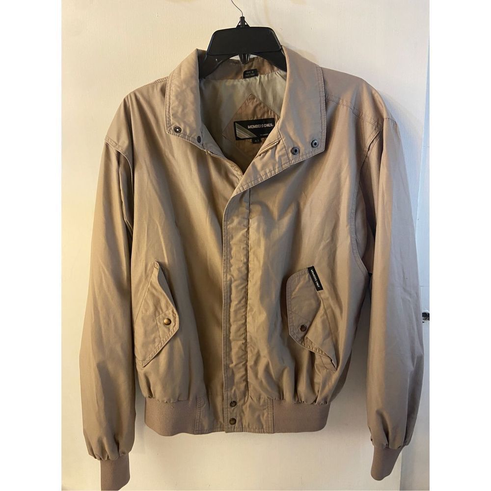 Members Only 42 Europa Craft Bomber Flight Jacket large brown lightweight jacket